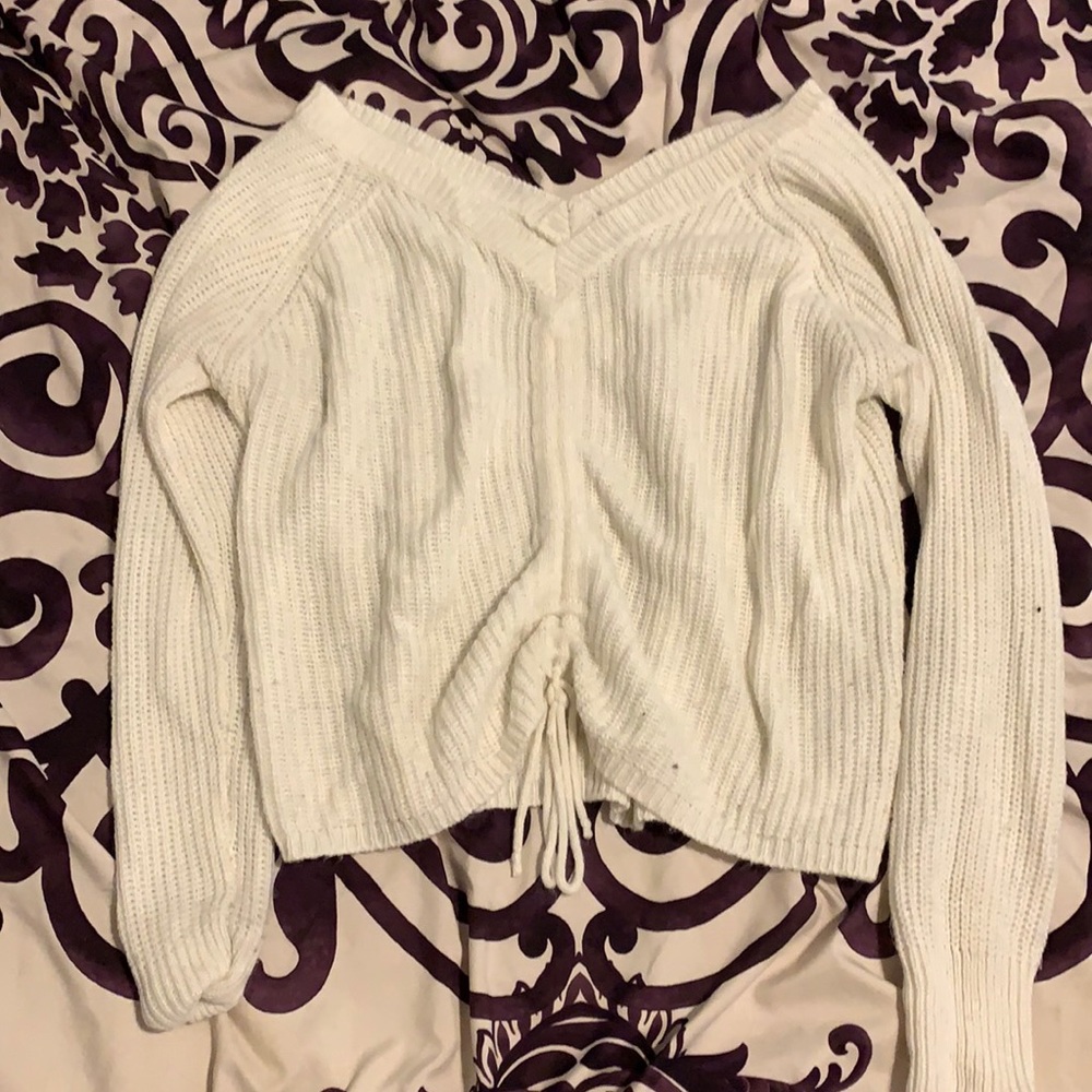 White netted long sleeve size medium